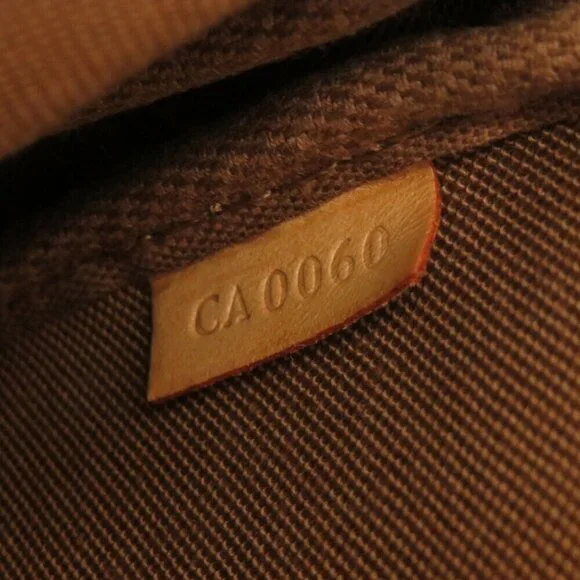 LOUIS VUITTON Authentic Brown Monogram Pochette Pouch - Picture 9 of 11